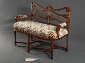 Реставрация антикварного дивана конца 19 века