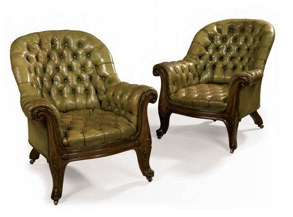 старинные кожанные кресла начала 19 века
